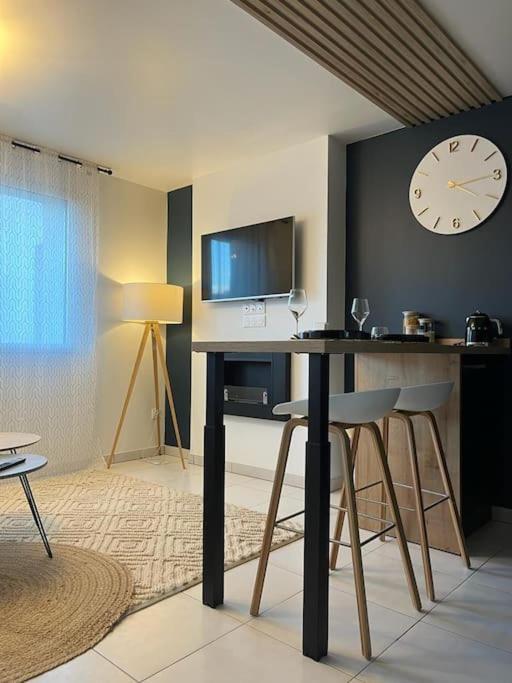 Appartement Petit Cocon En Hyper-Centre à Reims Extérieur photo